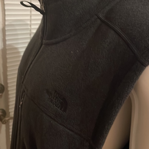 The North Face Gordon Lyons Black Classic Vest - Picture 6 of 8